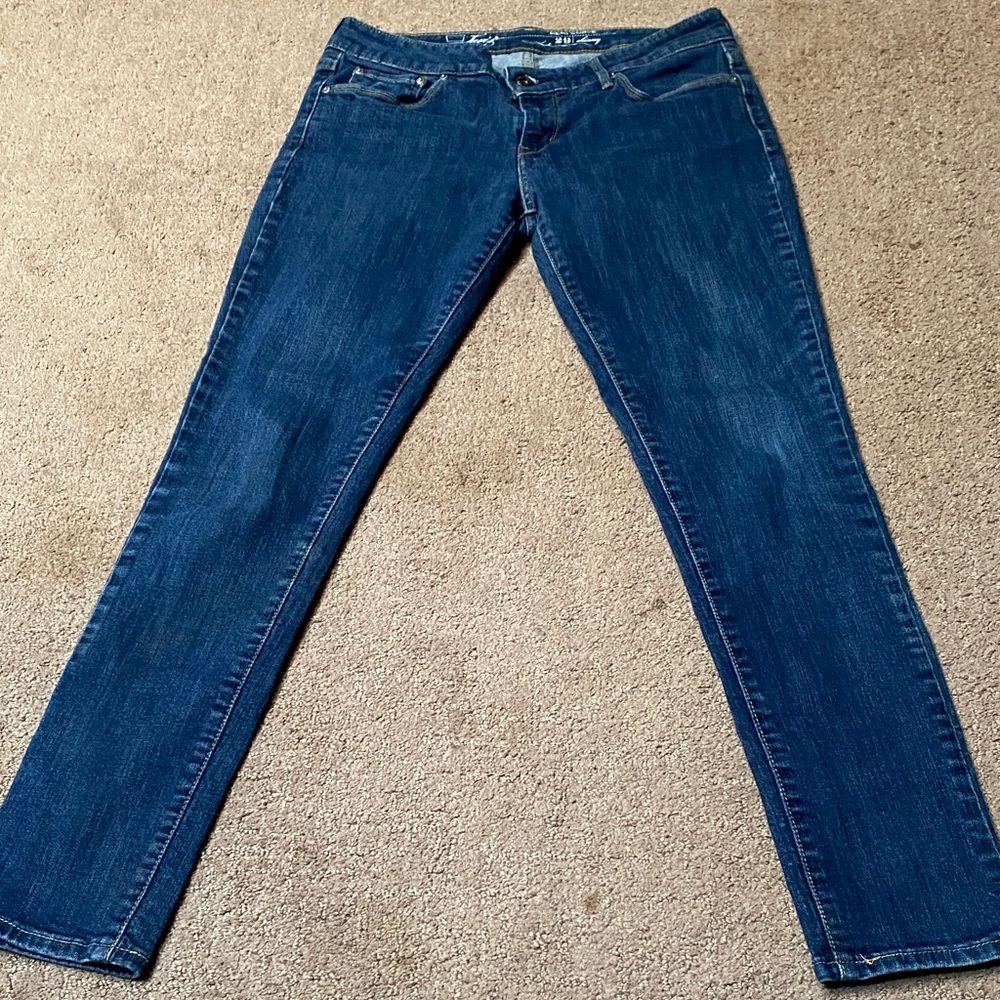 Levi's Demi Curve Size 29  Women's Skinny Jeans Sleek Career Casual